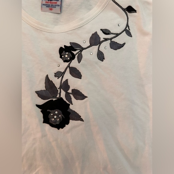 Vintage Volunteer Knit Apparel White Tee with Embroidered Black Floral Design - Picture 4 of 6